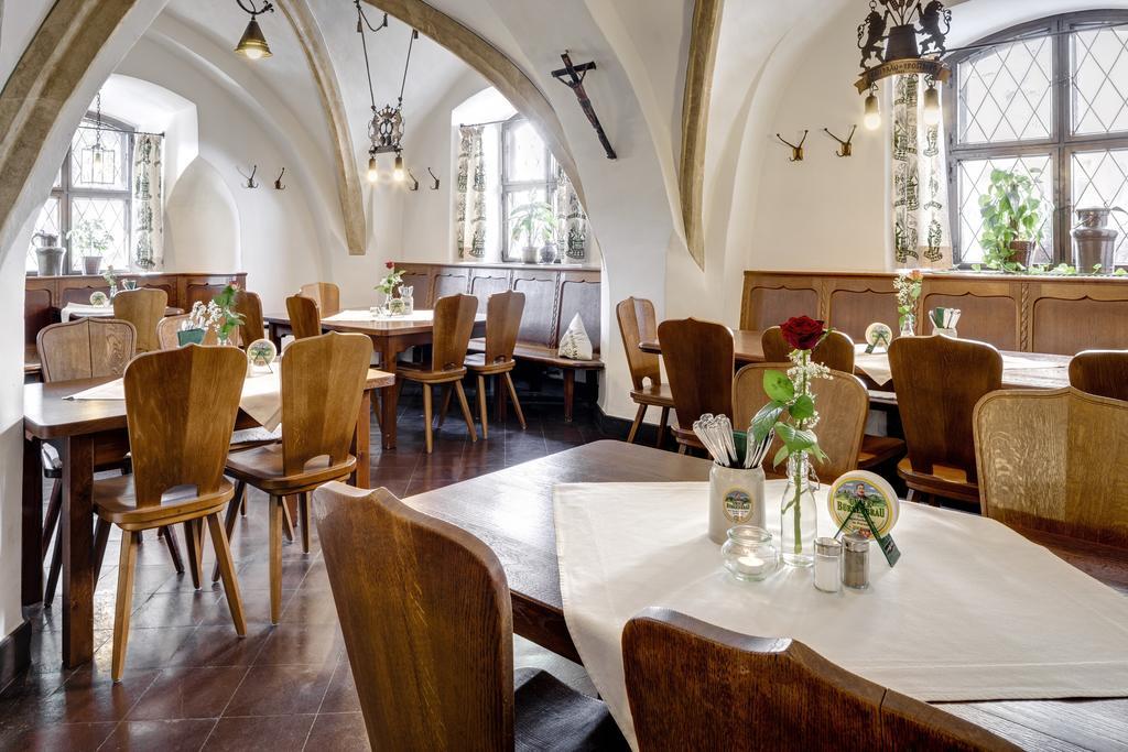 Altstadt- Und Businesshotel Pfaubraeu - Brauereigasthof - Fruehstuecksbuffet - Kostenfreie Radgarage - Hunde Willkommen Trostberg an der Alz Room photo