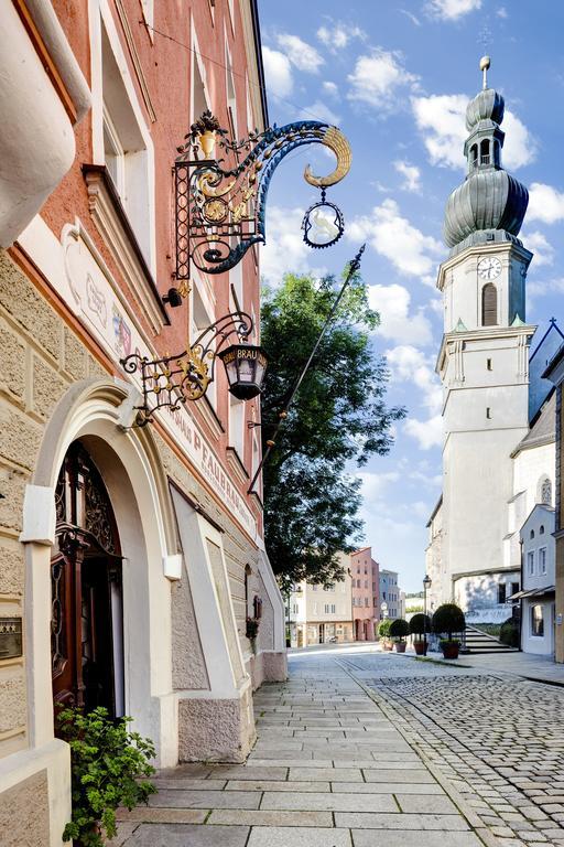 Altstadt- Und Businesshotel Pfaubraeu - Brauereigasthof - Fruehstuecksbuffet - Kostenfreie Radgarage - Hunde Willkommen Trostberg an der Alz Room photo