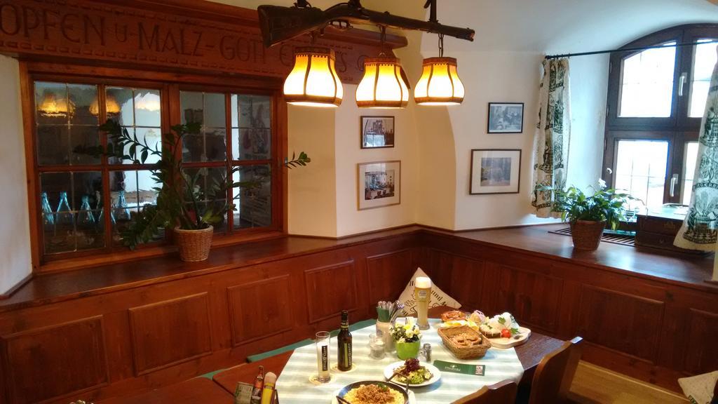 Altstadt- Und Businesshotel Pfaubraeu - Brauereigasthof - Fruehstuecksbuffet - Kostenfreie Radgarage - Hunde Willkommen Trostberg an der Alz Exterior photo