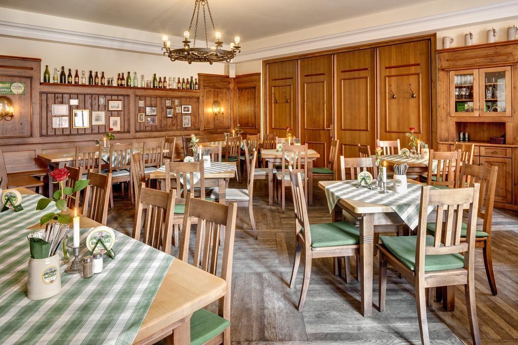 Altstadt- Und Businesshotel Pfaubraeu - Brauereigasthof - Fruehstuecksbuffet - Kostenfreie Radgarage - Hunde Willkommen Trostberg an der Alz Exterior photo