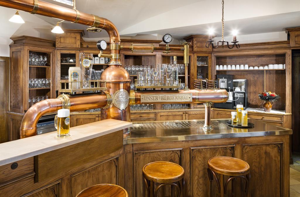 Altstadt- Und Businesshotel Pfaubraeu - Brauereigasthof - Fruehstuecksbuffet - Kostenfreie Radgarage - Hunde Willkommen Trostberg an der Alz Exterior photo